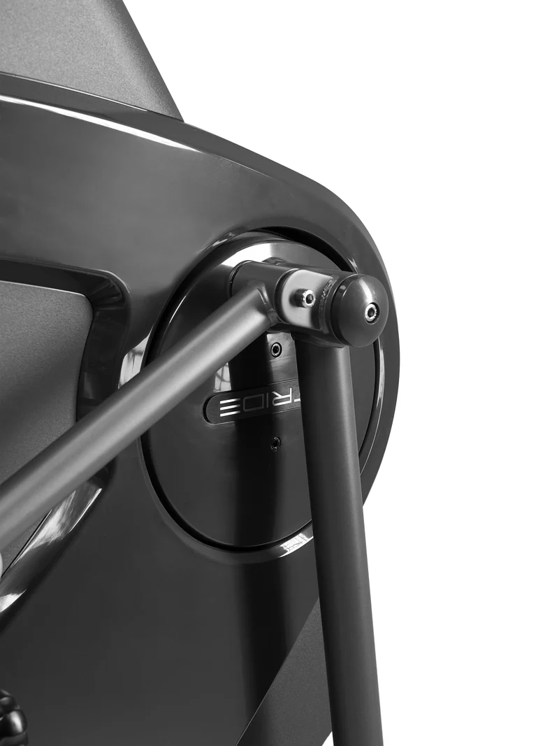 STRIDE | Frontbetriebener Crosstrainer