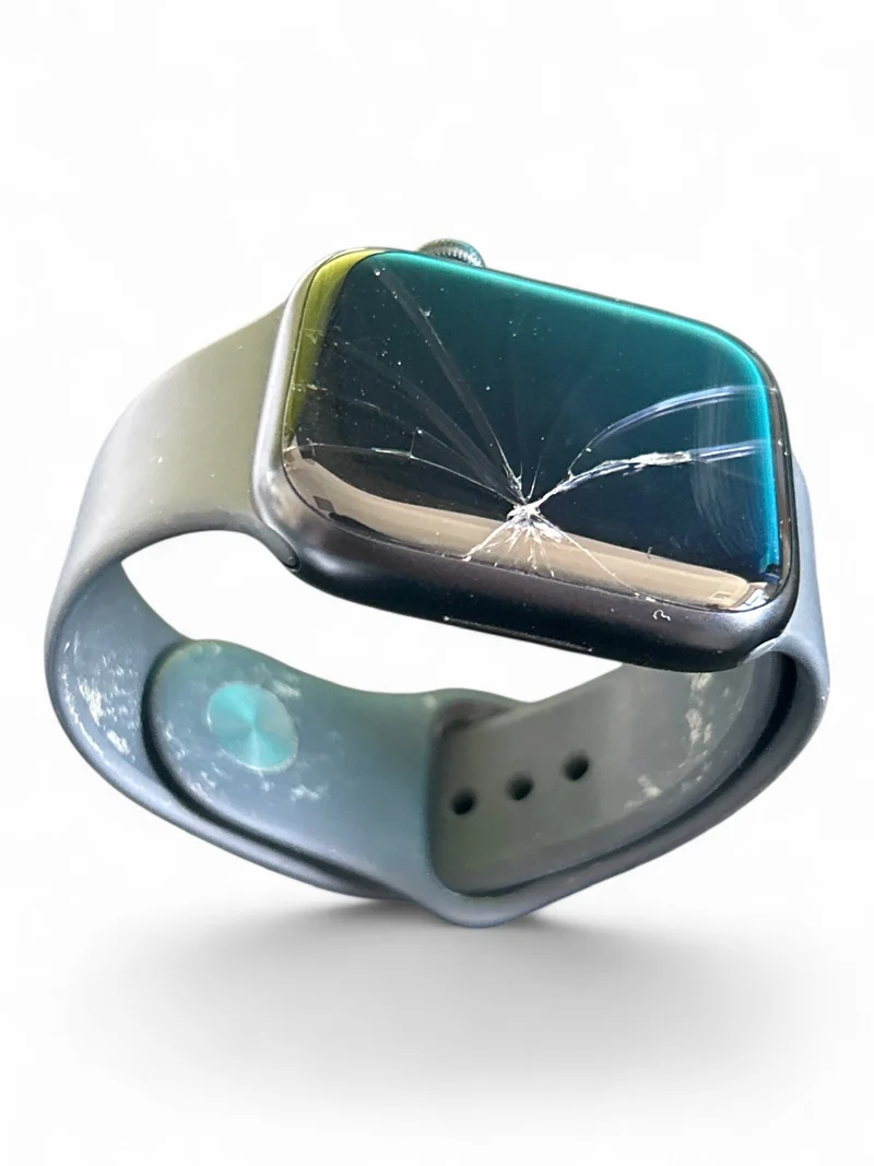 Apple Watch Series 8 GPS 45 mm mit Aluminiumgehäuse und hellem Retina Display