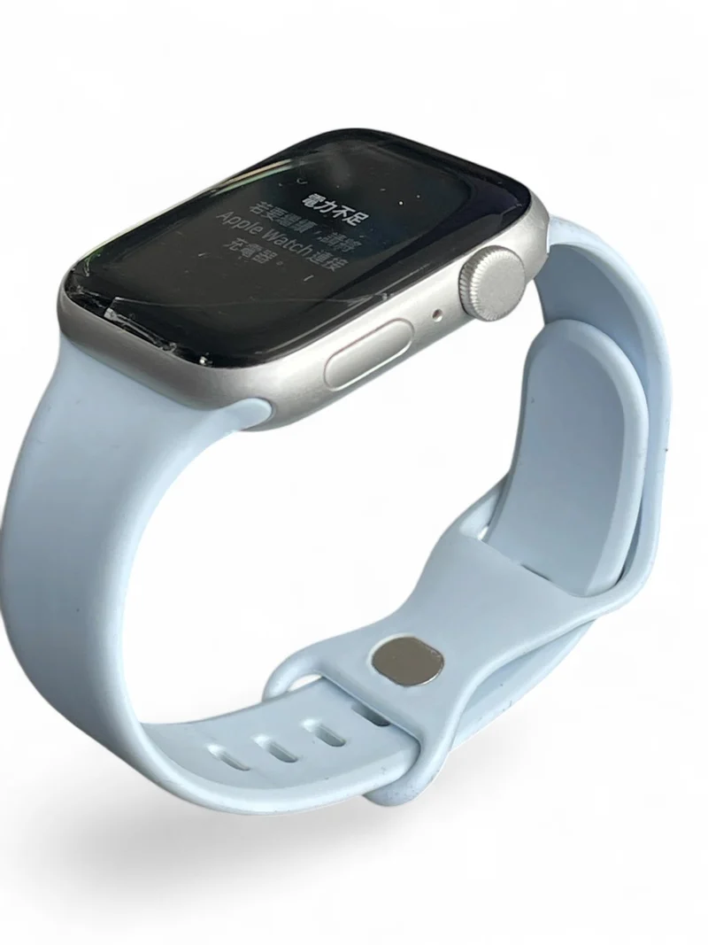 Apple Watch SE GPS 44mm mit Aluminiumgehäuse und brillantem Retina Display White