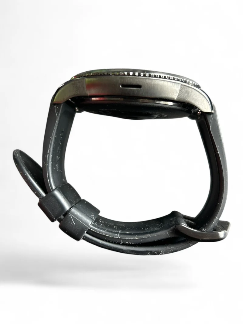 Fossil Gen 6 Smartwatch 44 mm mit Edelstahlgehäuse und integriertem GPS (black)