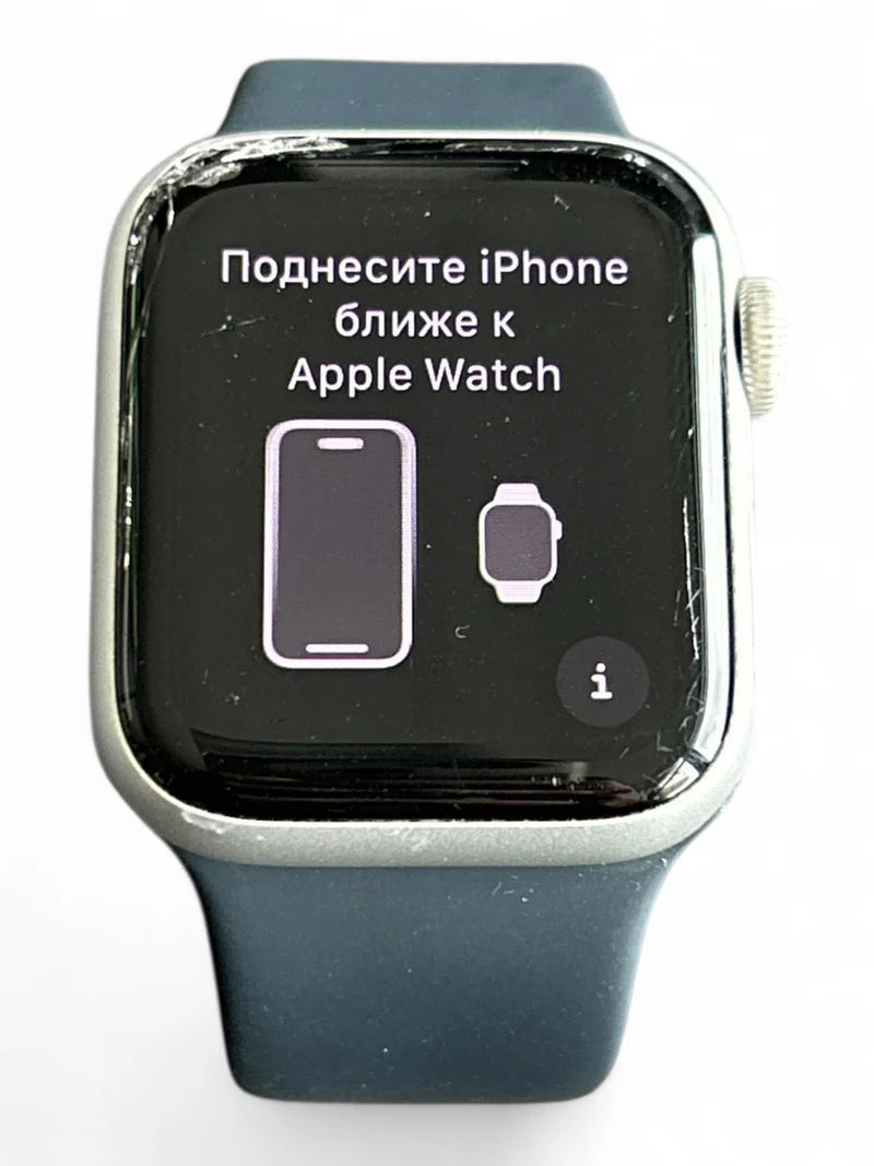 Apple Watch SE GPS 40 mm mit Aluminiumgehäuse und brillantem Retina Display