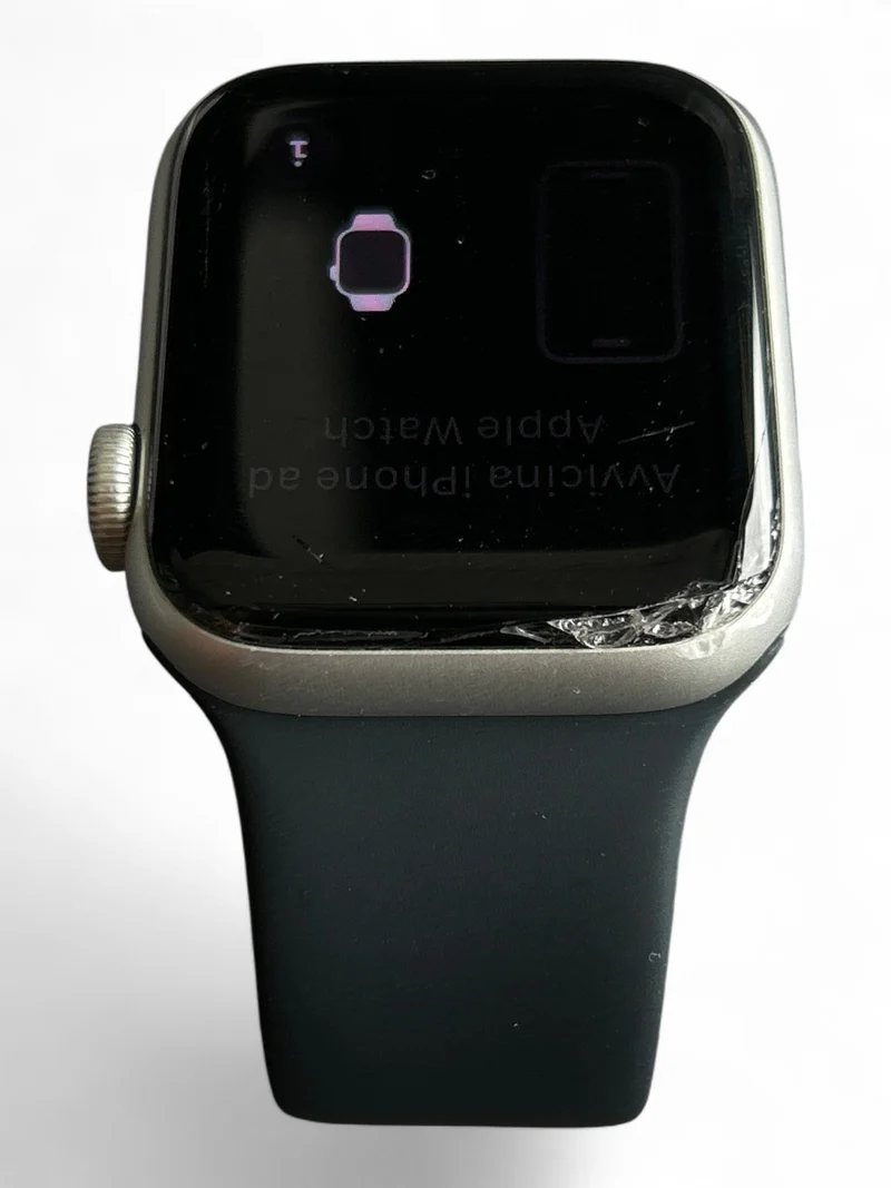 Apple Watch SE GPS 40 mm mit Aluminiumgehäuse und brillantem Retina Display