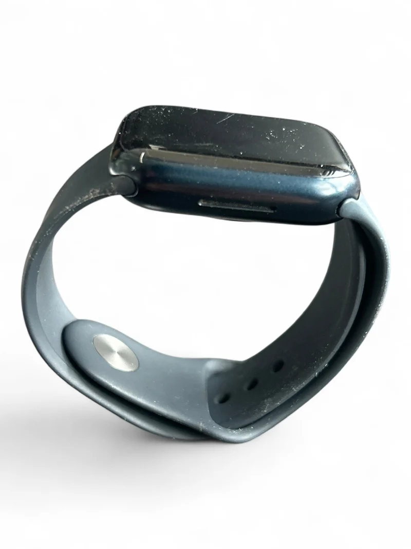 Apple Watch Series 7 GPS 41mm mit Aluminiumgehäuse und brillantem Retina Display