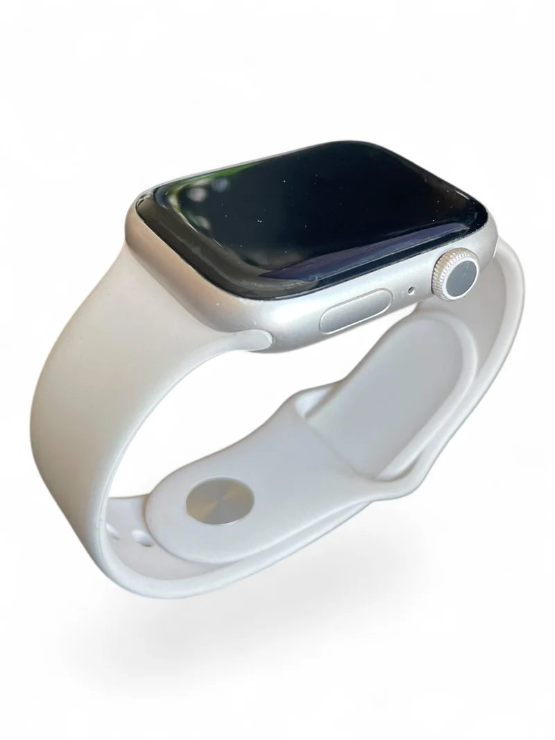 Apple Watch Series 7 GPS 45 mm mit Aluminiumgehäuse und hellem Retina Display.