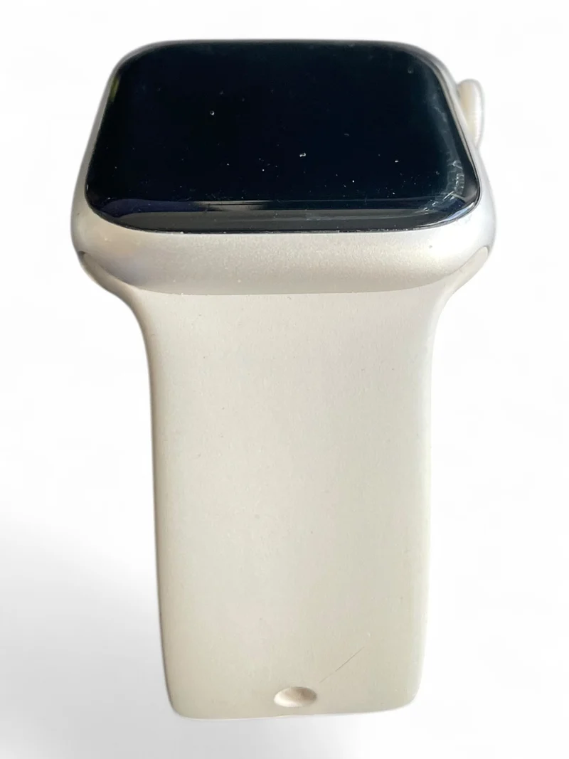 Apple Watch Series 7 GPS 45 mm mit Aluminiumgehäuse und hellem Retina Display.