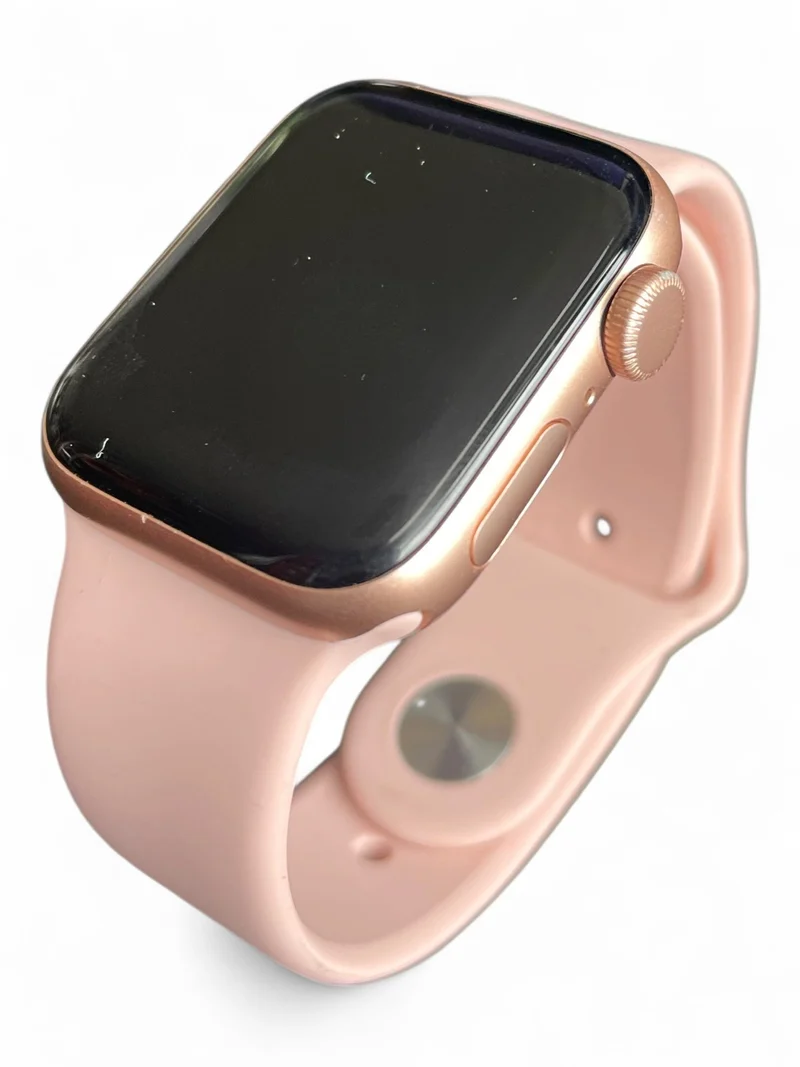 Apple Watch SE GPS 40 mm mit Aluminiumgehäuse, Sportarmband und Retina Display.