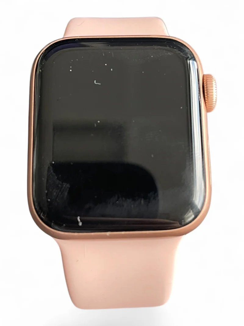Apple Watch SE GPS 40 mm mit Aluminiumgehäuse, Sportarmband und Retina Display.