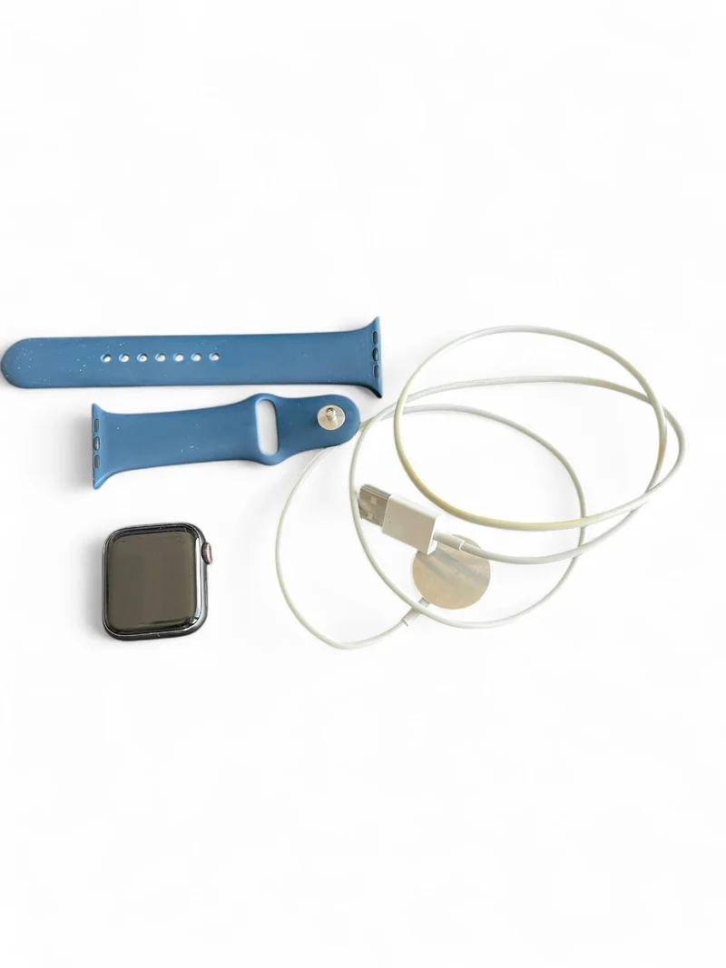 Apple Watch Series 6 GPS + Cellular 40 mm mit Aluminiumgehäuse und LTE.