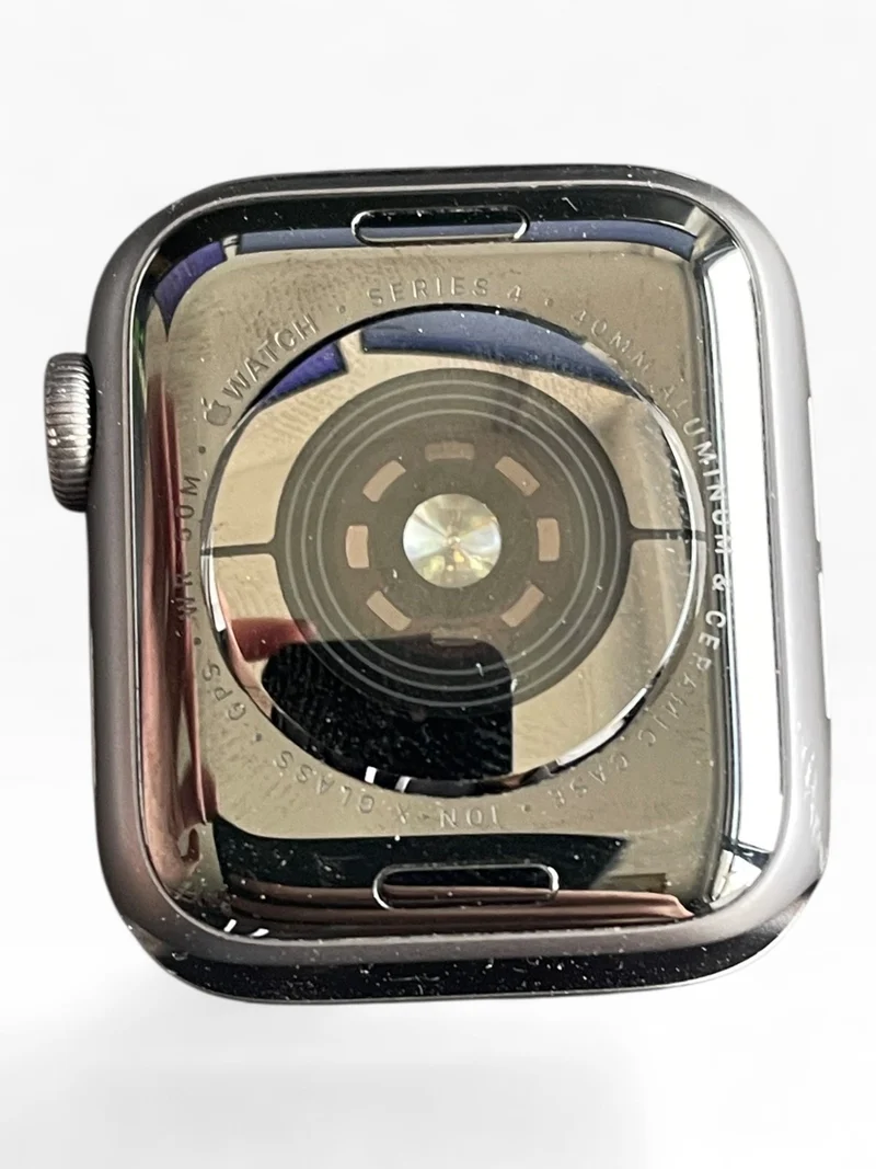 Apple Watch Series 4 40 mm Aluminiumgehäuse Schwarz Smartwatch mit Sport-Armband