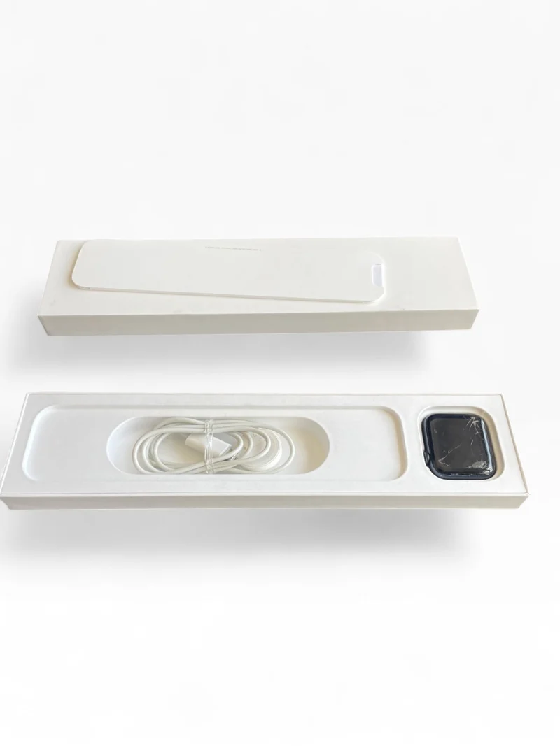 Apple Watch SE GPS 44mm Aluminiumgehäuse Midnight Smartwatch für Fitness & Sport