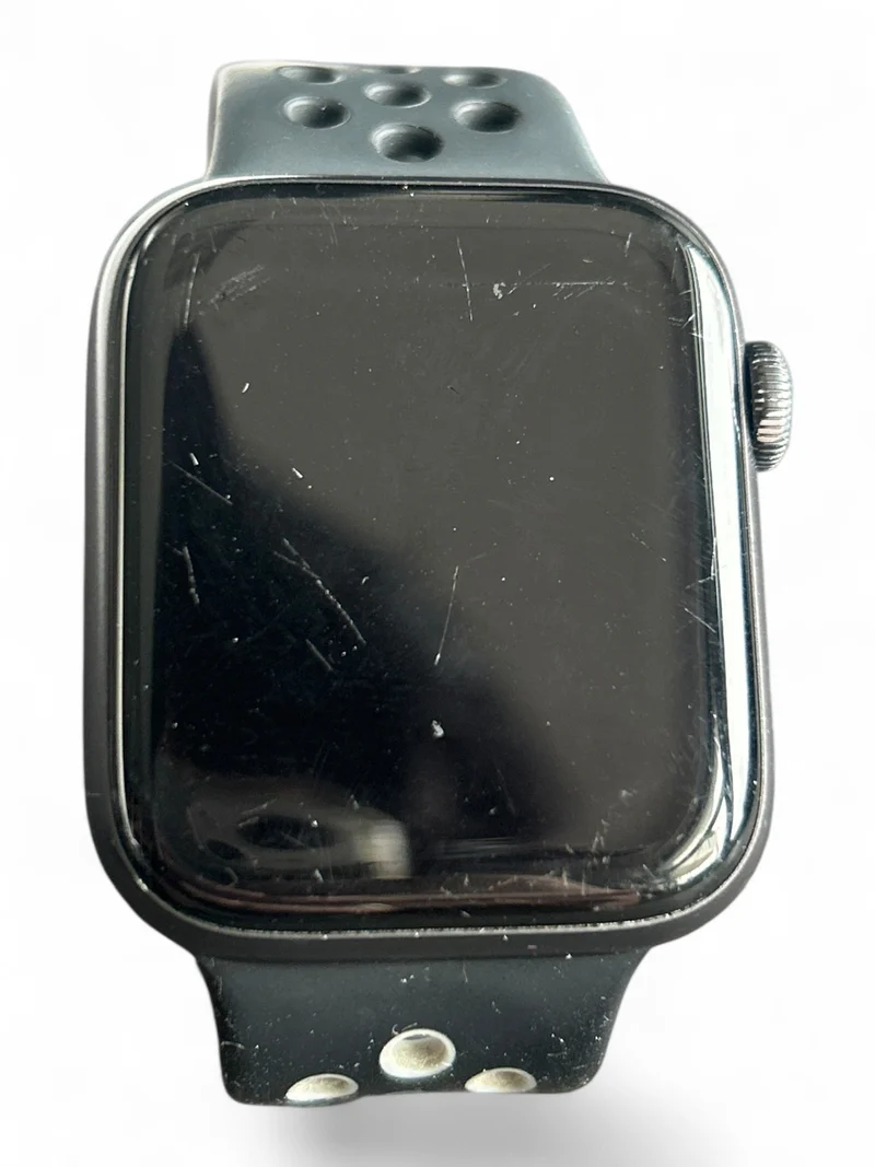 Apple Watch Nike Series 6 GPS 44 mm mit Aluminiumgehäuse und Nike Sportarmband