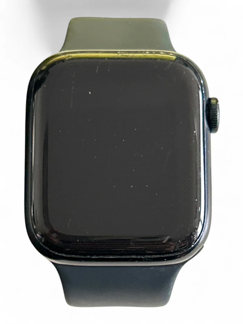 Apple Watch Series 8 GPS 45 mm mit Aluminiumgehäuse und hellem Retina Display.