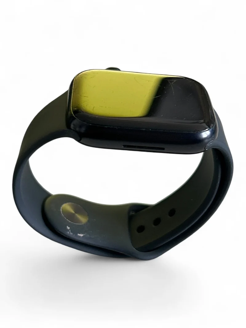 Apple Watch Series 8 GPS 45 mm mit Aluminiumgehäuse und hellem Retina Display.