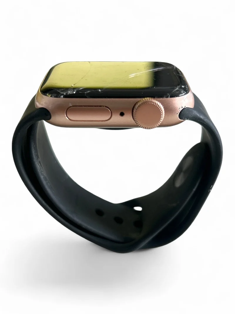 Apple Watch SE GPS 40 mm mit Aluminiumgehäuse und hellem Retina Display.