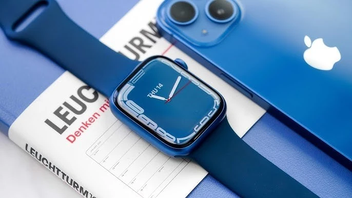 Apple Watch Series 7 GPS 45 mm mitAluminiumgehäuse und brillantem Retina Display