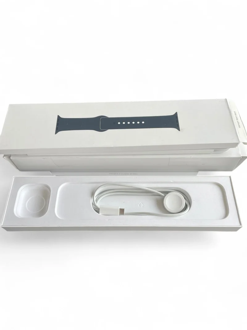 Apple Watch Series 7 GPS 45 mm mitAluminiumgehäuse und brillantem Retina Display