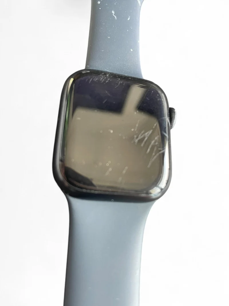 Apple Watch Series 7 GPS 45 mm mitAluminiumgehäuse und brillantem Retina Display