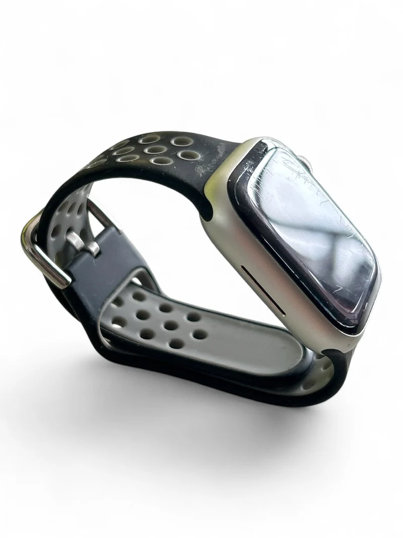 Apple Watch Series 8 GPS + Cellular 41 mm mit Aluminiumgehäuse und in Weiß (GPS)