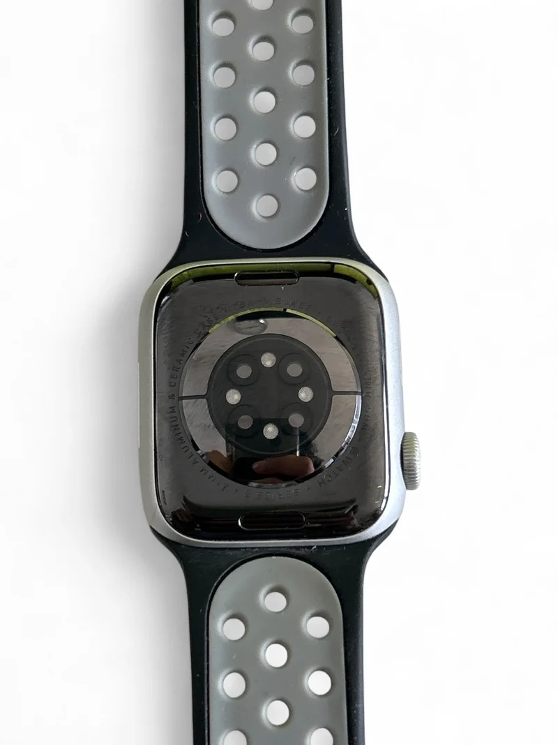 Apple Watch Series 8 GPS + Cellular 41 mm mit Aluminiumgehäuse und in Weiß (GPS)