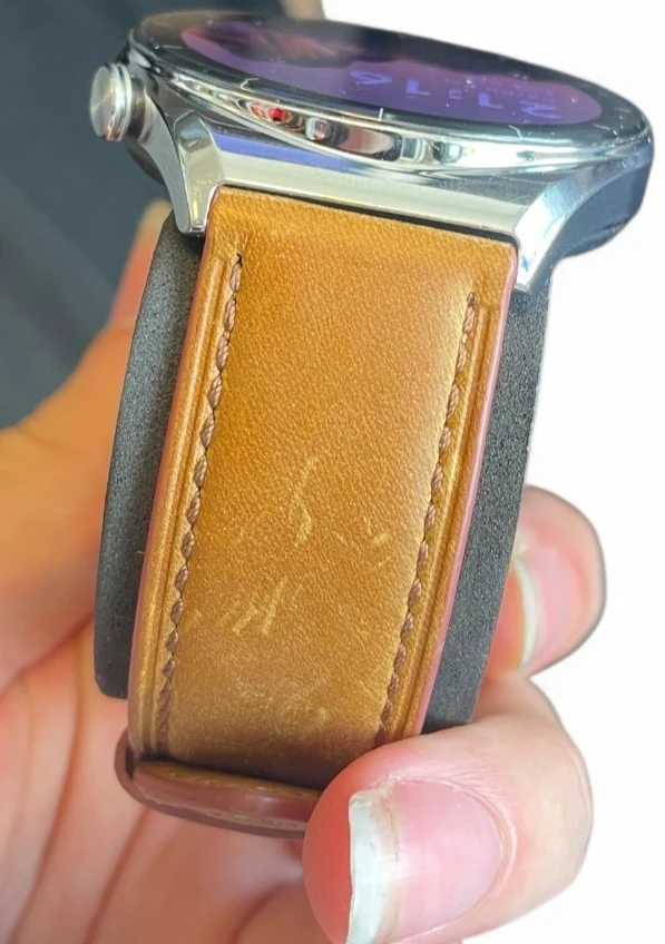 Xiaomi Watch S1 46 mm mit Edelstahlgehäuse, Lederarmband und AMOLED-Display