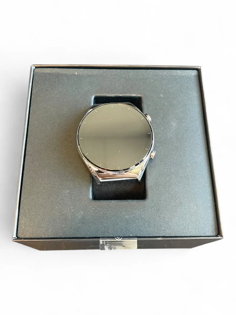 Xiaomi Watch S1 46 mm mit Edelstahlgehäuse, Lederarmband und AMOLED-Display