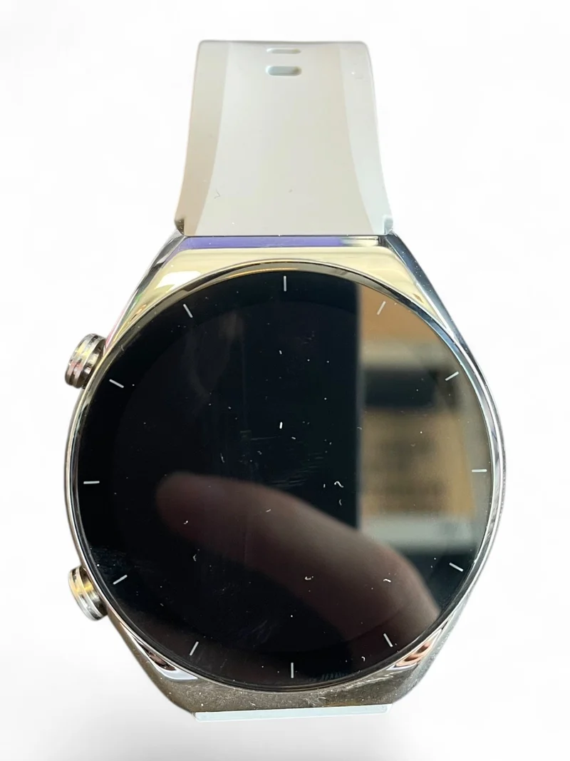 Xiaomi Watch S1 46 mm mit Edelstahlgehäuse, Lederarmband und AMOLED-Display
