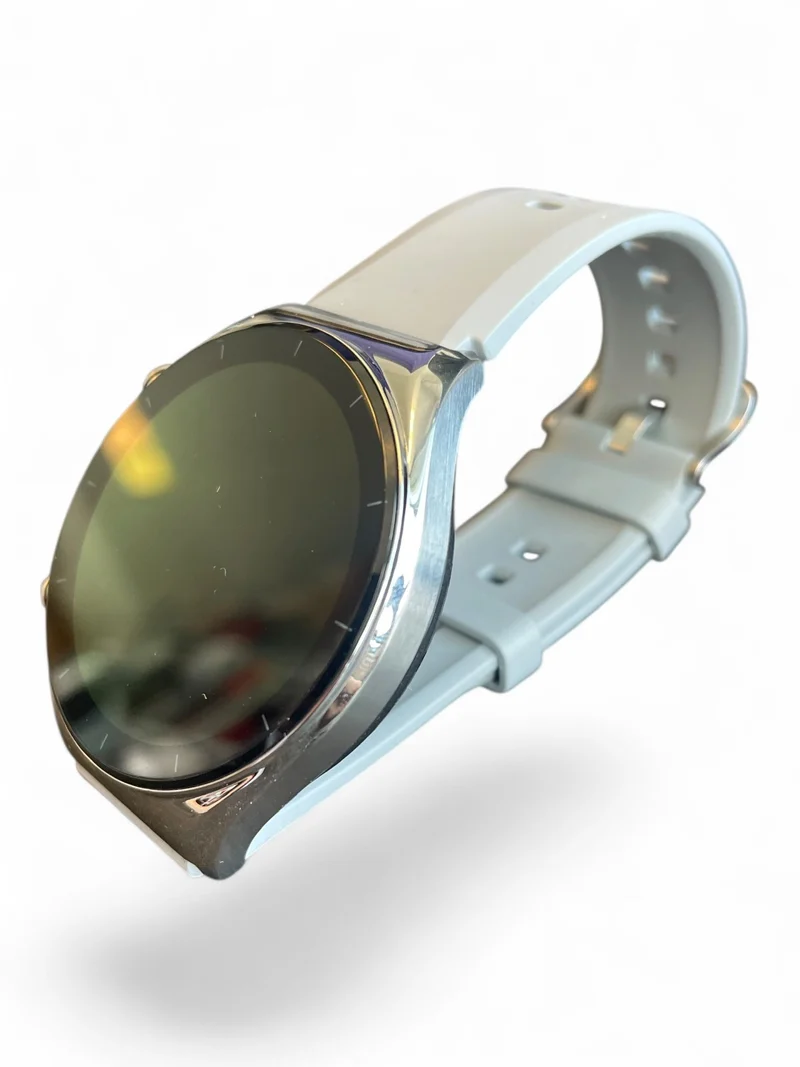 Xiaomi Watch S1 46 mm mit Edelstahlgehäuse, Lederarmband und AMOLED-Display