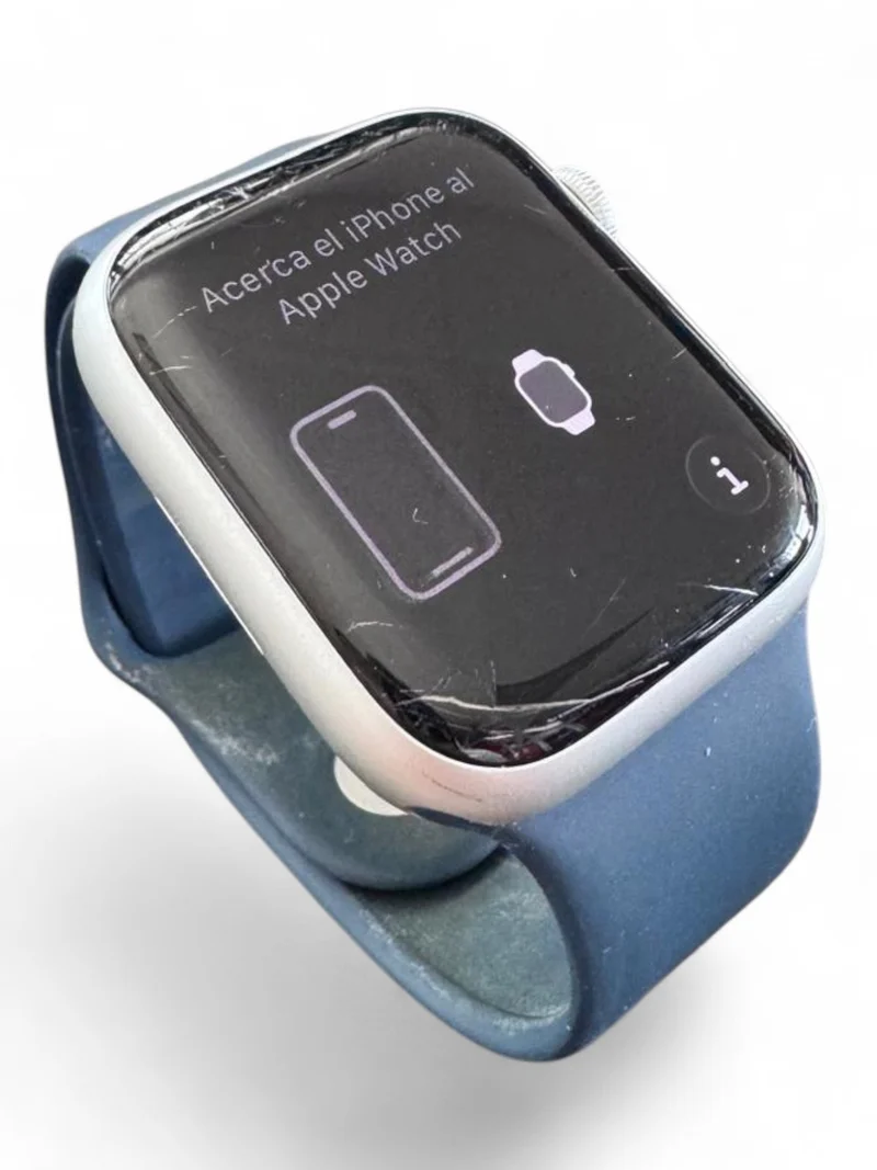 Apple Watch Series 9 GPS 45 mm mit Aluminiumgehäuse und hellem Retina Display.