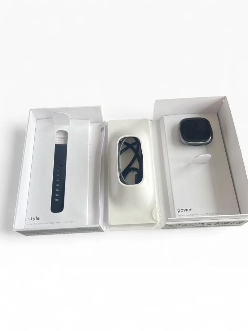 Fitbit Versa 4 Smartwatch 40mm mit Aluminiumgehäuse, AMOLED-Display & GPS
