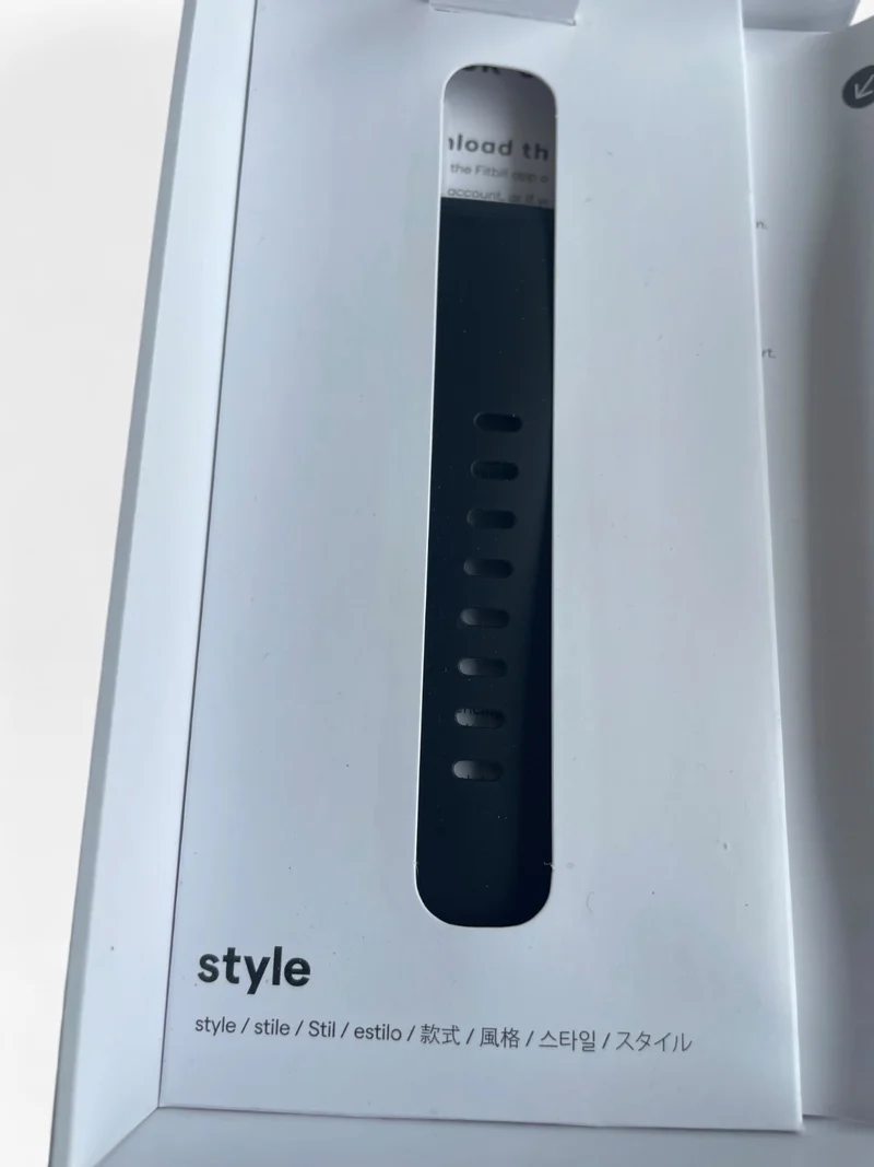Fitbit Versa 4 Smartwatch 40mm mit Aluminiumgehäuse, AMOLED-Display & GPS