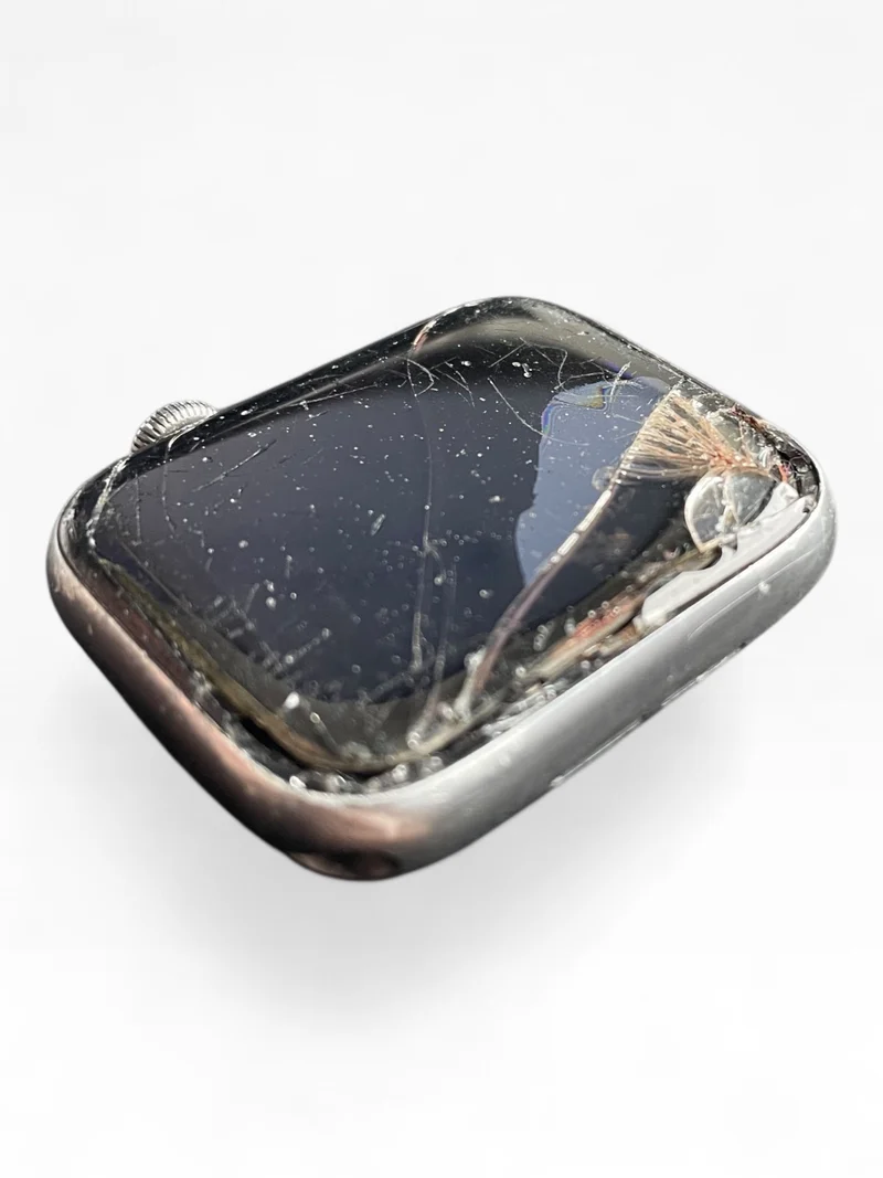 Apple Watch Series 5 GPS 44mm mit Aluminiumgehäuse & Sportarmband in Space Grau.