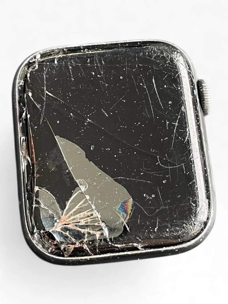 Apple Watch Series 5 GPS 44mm mit Aluminiumgehäuse & Sportarmband in Space Grau.