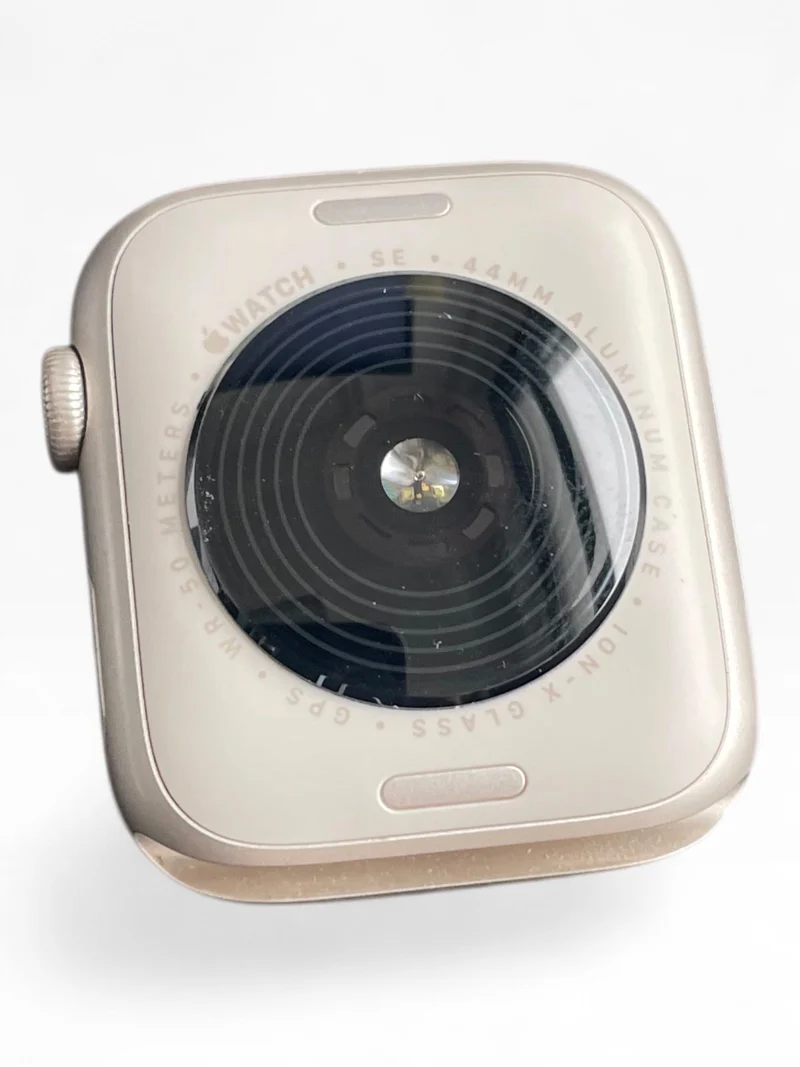 Apple Watch SE GPS 44mm mit Aluminiumgehäuse & Retina Display in Starlight.