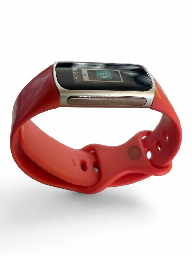 Fitbit Charge 6 Fitness-Tracker mit Edelstahlgehäuse und Silikonarmband Obsidian