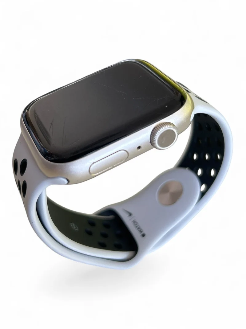 Apple Watch Nike Series 7 GPS 45 mm mit Aluminiumgehäuse und Nike Sportarmband