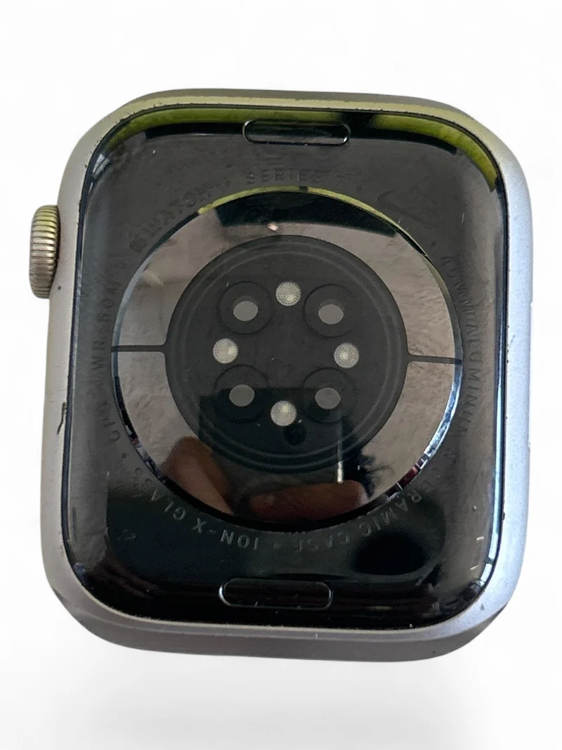 Apple Watch Nike Series 7 GPS 45 mm mit Aluminiumgehäuse und Nike Sportarmband