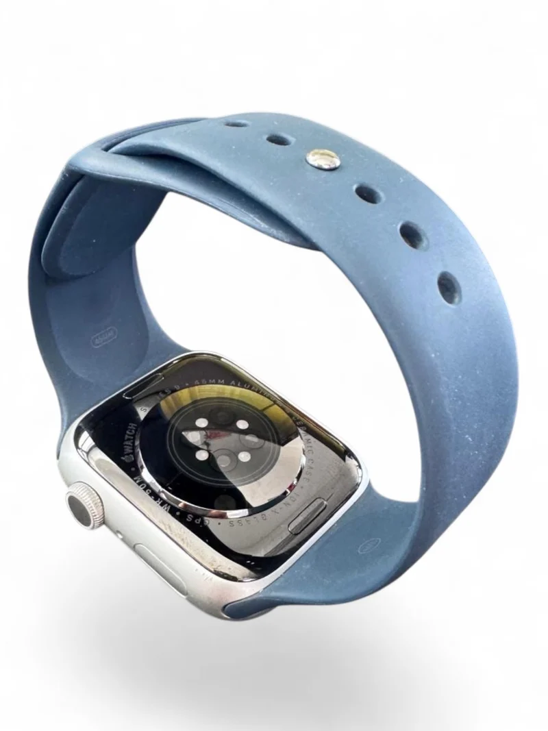 Apple Watch Series 9 GPS 45 mm mit Aluminiumgehäuse und hellem Retina Display.