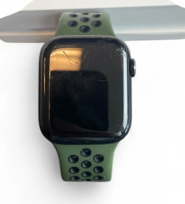 Apple Watch Series 8 GPS 45 mm mit Aluminiumgehäuse und hellem Retina Display