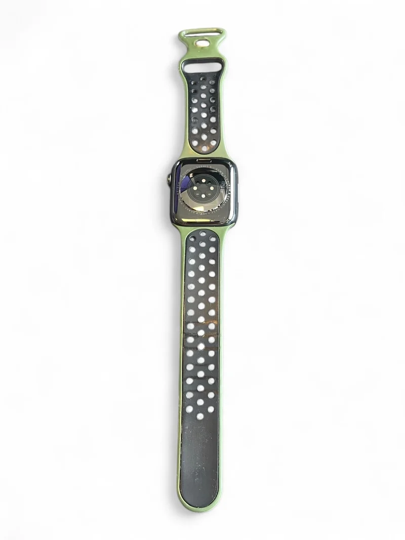 Apple Watch Series 8 GPS 45 mm mit Aluminiumgehäuse und hellem Retina Display