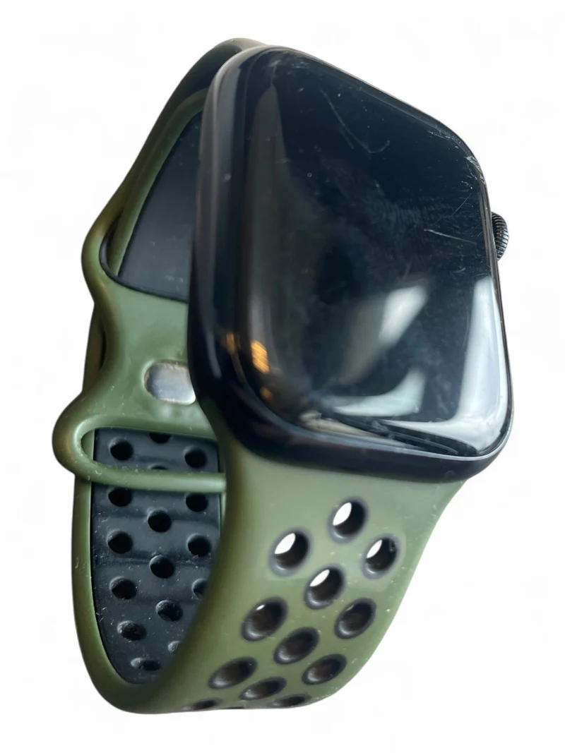 Apple Watch Series 8 GPS 45 mm mit Aluminiumgehäuse und hellem Retina Display