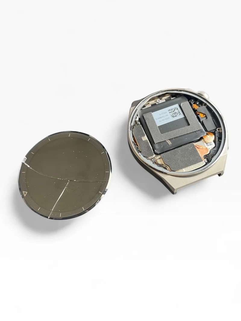 Huawei GT 3Pro 46mm mit Titangehäuse,Edelstahlarmband & AMOLED-Display in Silber