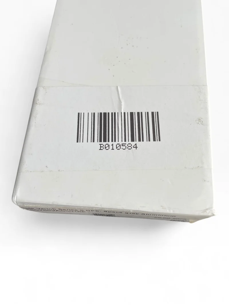 Apple Watch Series 6 GPS 44mm mit Aluminiumgehäuse & Sportarmband in Space Grau