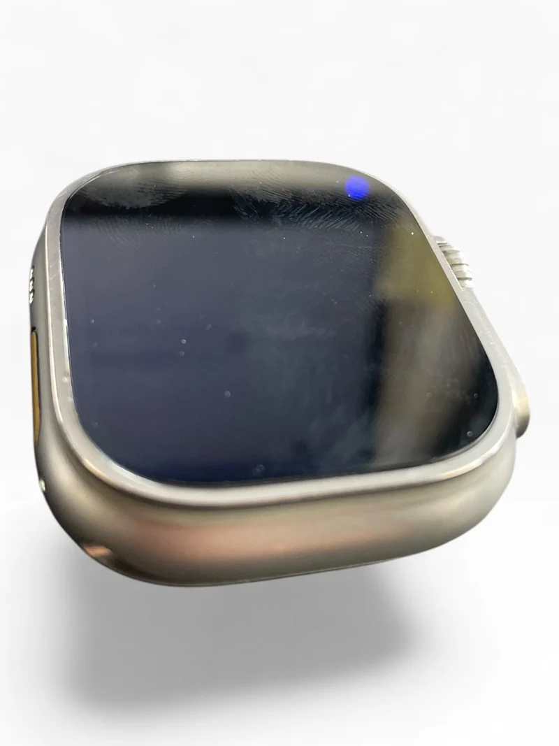 Apple Watch Ultra GPS + Cellular 49mm mit Titangehäuse & LTE in Farbe Starlight.