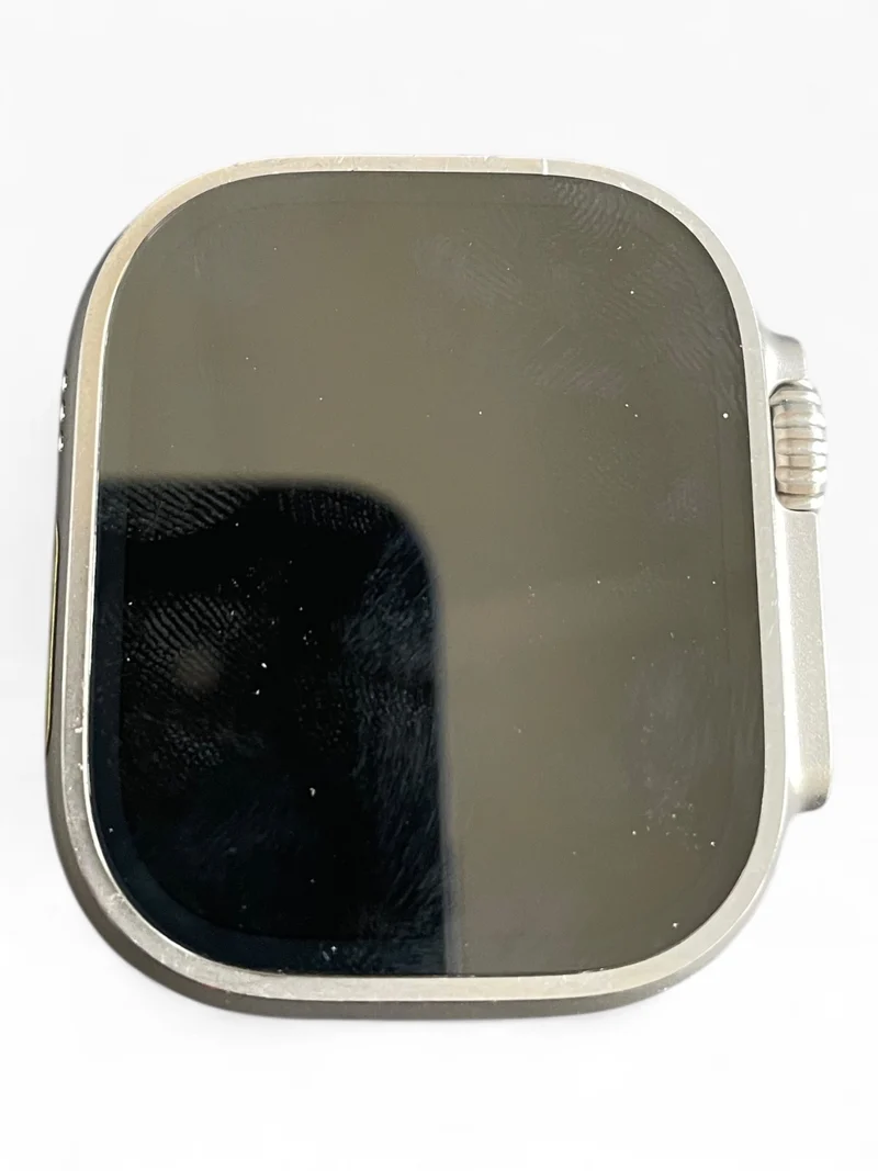 Apple Watch Ultra GPS + Cellular 49mm mit Titangehäuse & LTE in Farbe Starlight.
