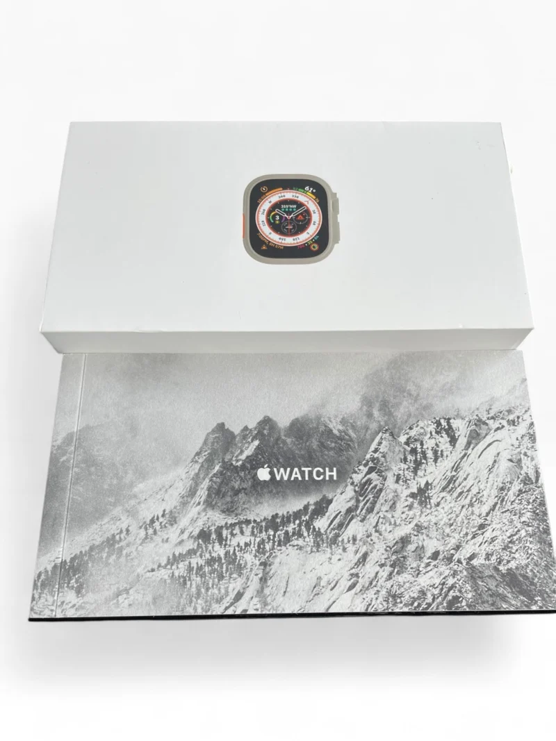 Apple Watch Ultra GPS + Cellular 49mm mit Titangehäuse & LTE in Farbe Starlight.