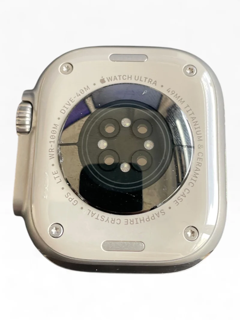 Apple Watch Ultra GPS + Cellular 49mm mit Titangehäuse & LTE in Farbe Starlight.