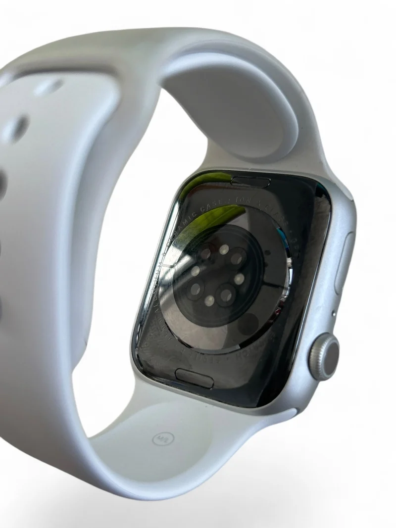 Apple Watch Series 8 GPS 45 mm mit Aluminiumgehäuse und Retina Display