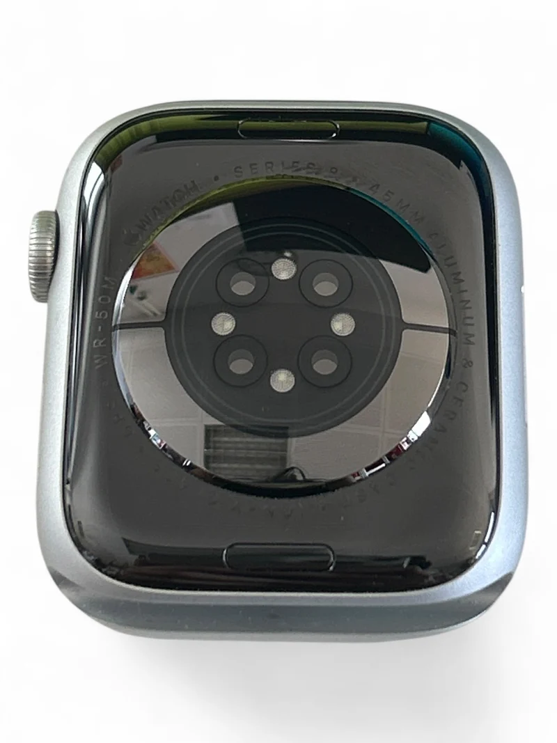 Apple Watch Series 8 GPS 45 mm mit Aluminiumgehäuse und Retina Display