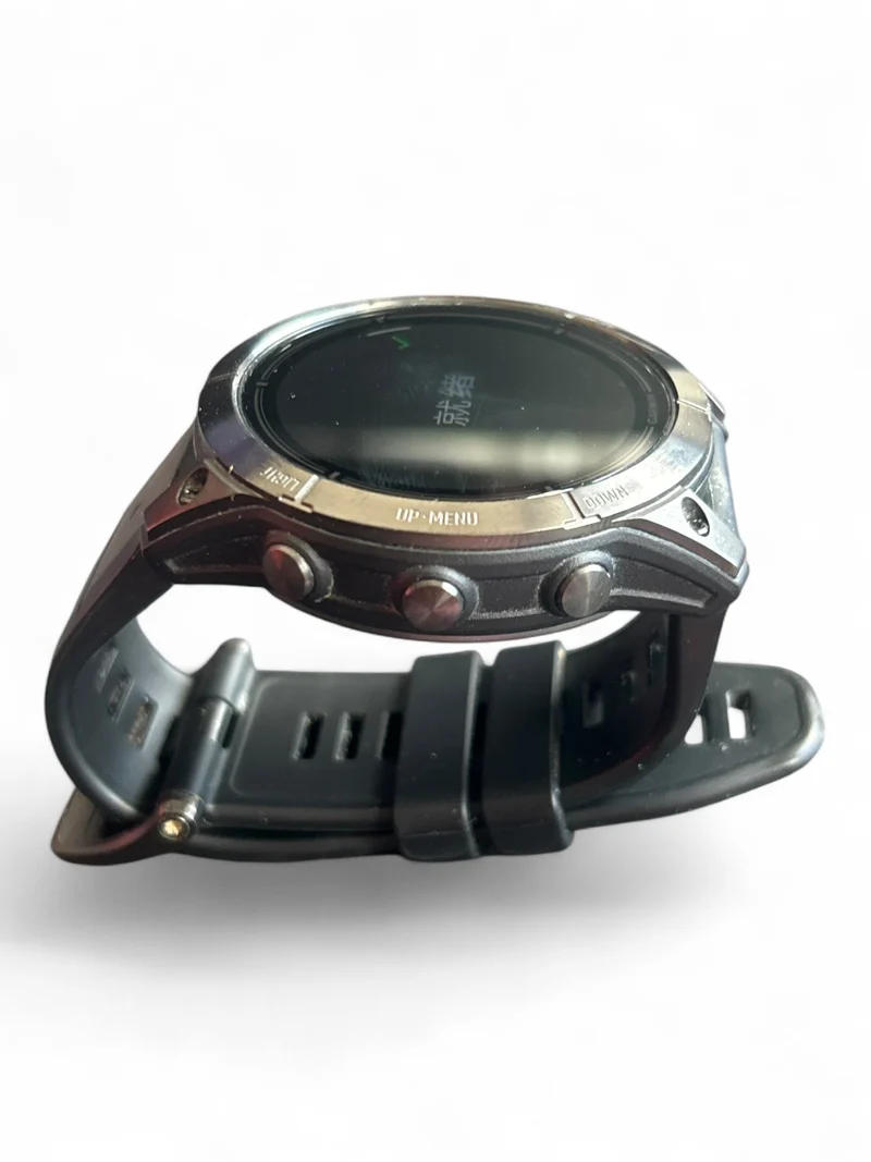 Garmin epix Pro Gen 2 51 mm mit AMOLED-Display, Edelstahlgehäuse und GPS.