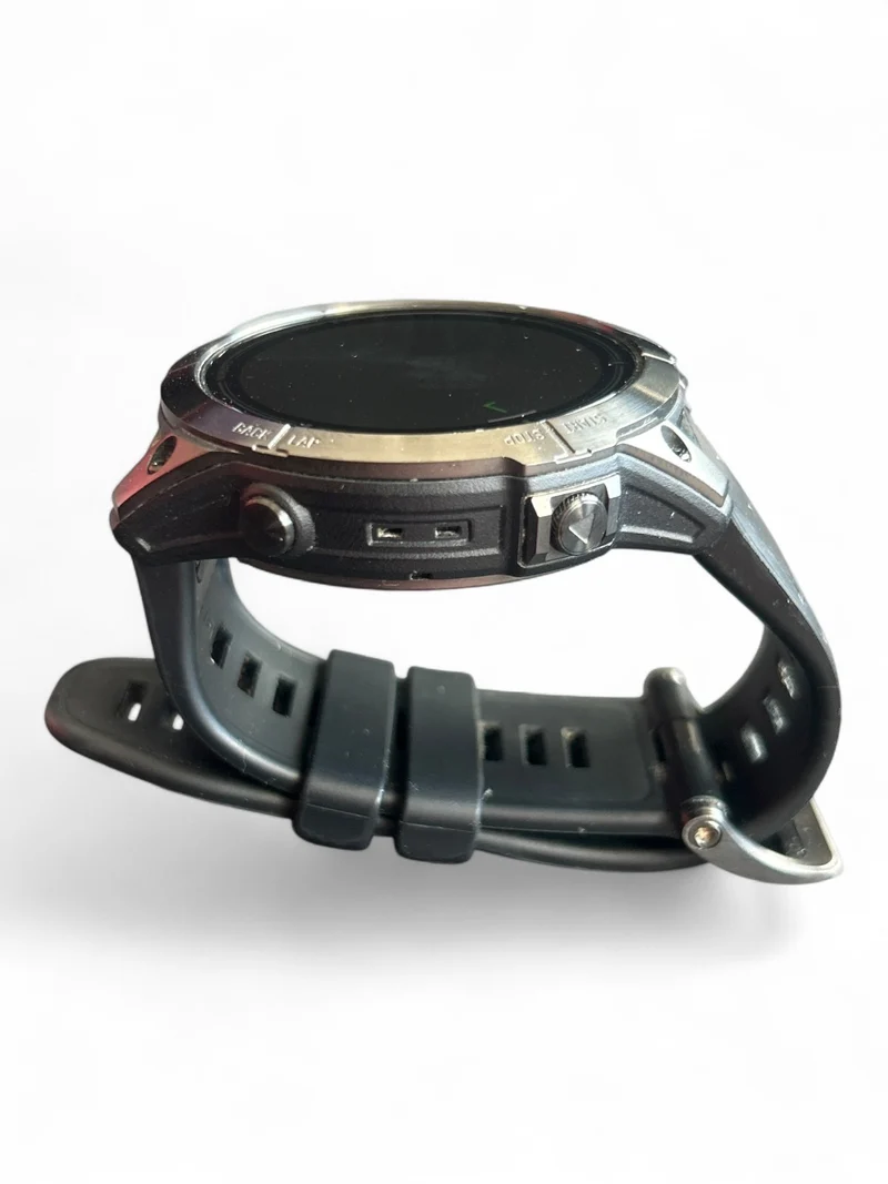Garmin epix Pro Gen 2 51 mm mit AMOLED-Display, Edelstahlgehäuse und GPS.